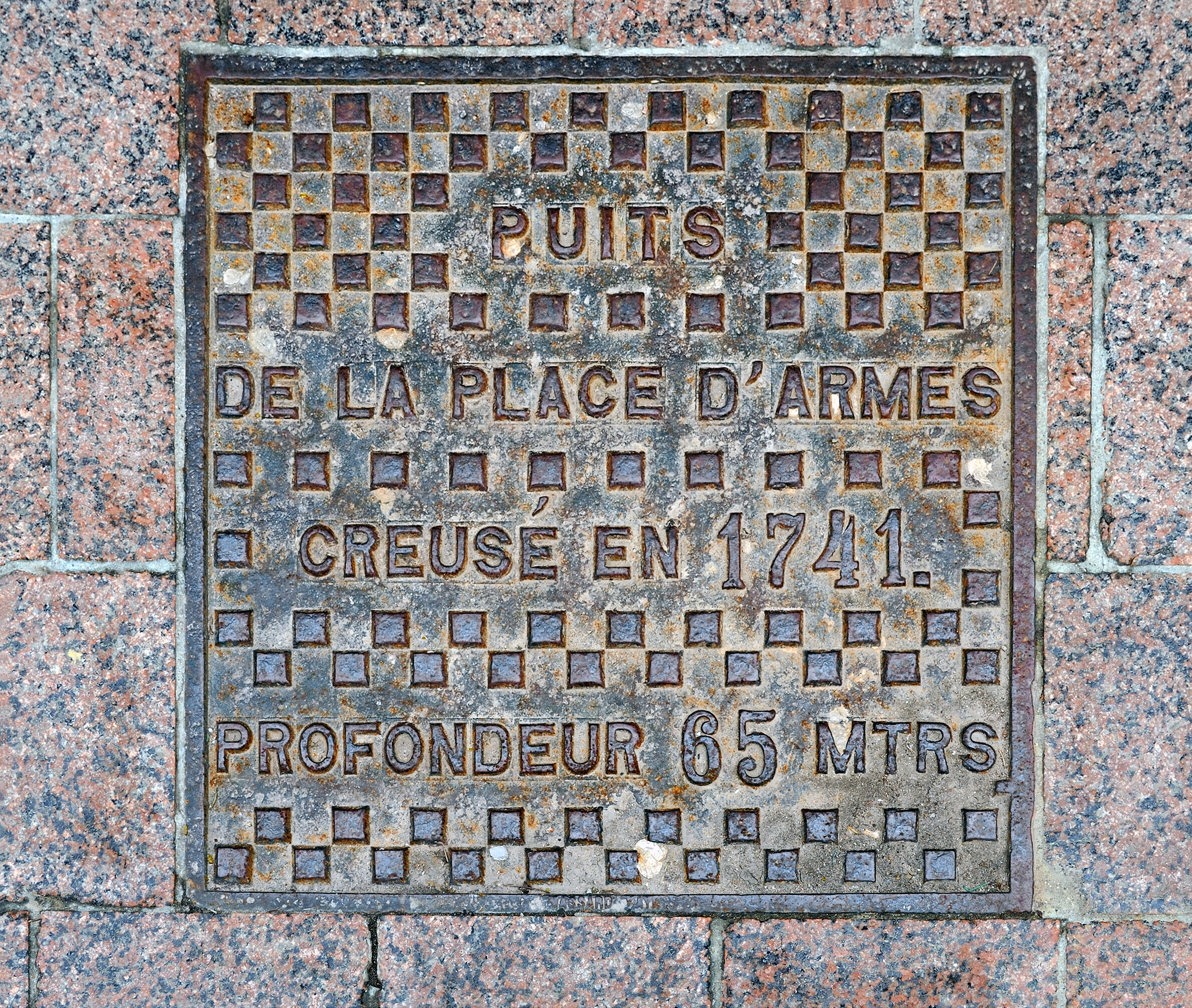 Luxembourg City Pl d'Armes Pëtzdeckel-protected well