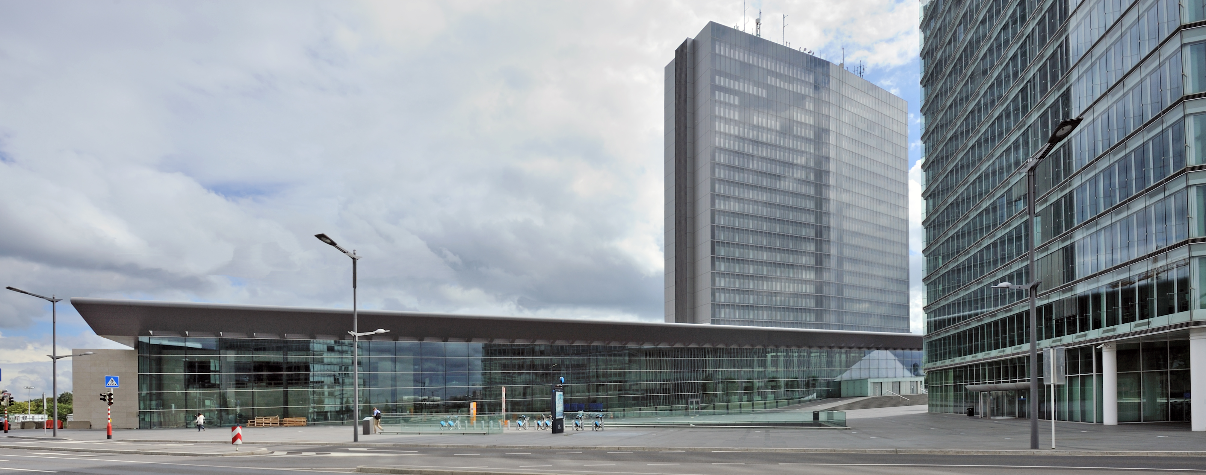 Luxembourg Kirchberg A De Gasperi 01