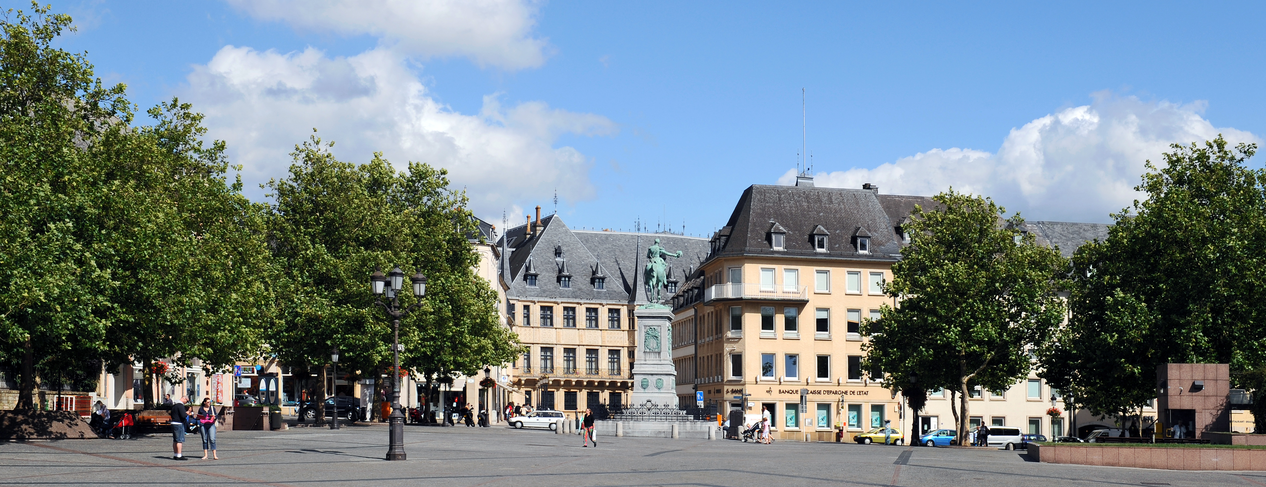 Luxembourg pl Guillaume Knuedler vers rue Reine 01