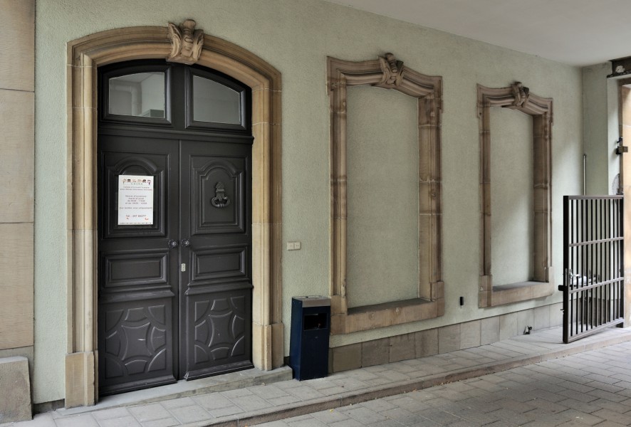 Luxemb City Maison Mayer Ensch windowsjpg