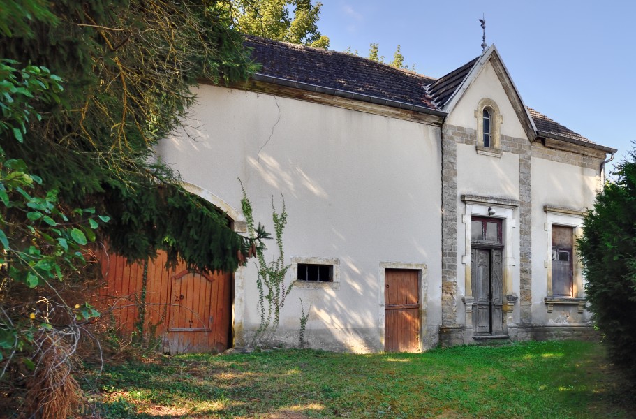 Luxemb Oetrange abandoned house