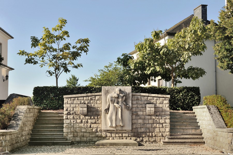 Luxembourg Capellen Monument aux morts 03
