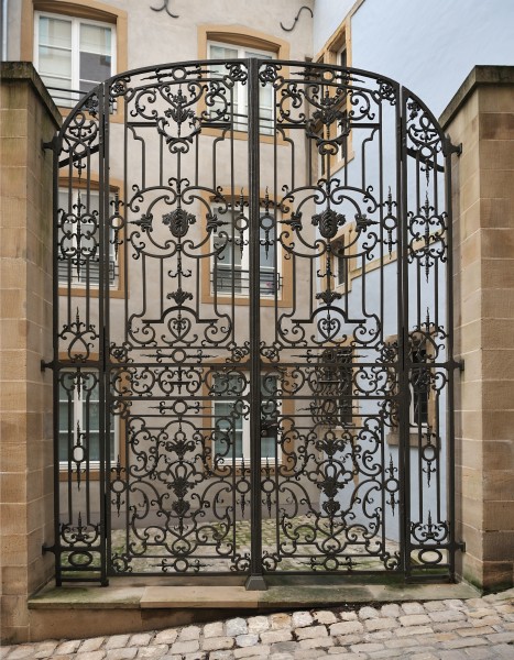 Luxembourg City Musée national d'histoire et d'art grille en fer forgé