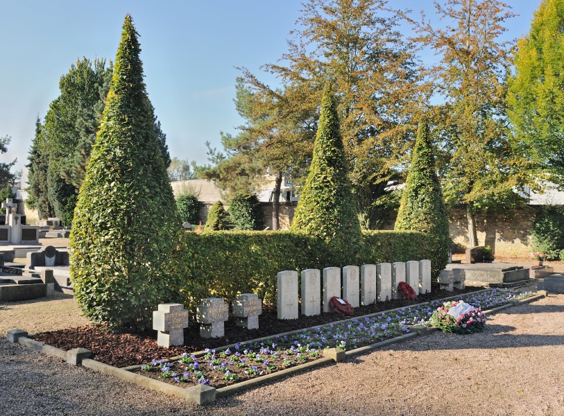 Luxembourg Hollerich cemetery World War II memorial
