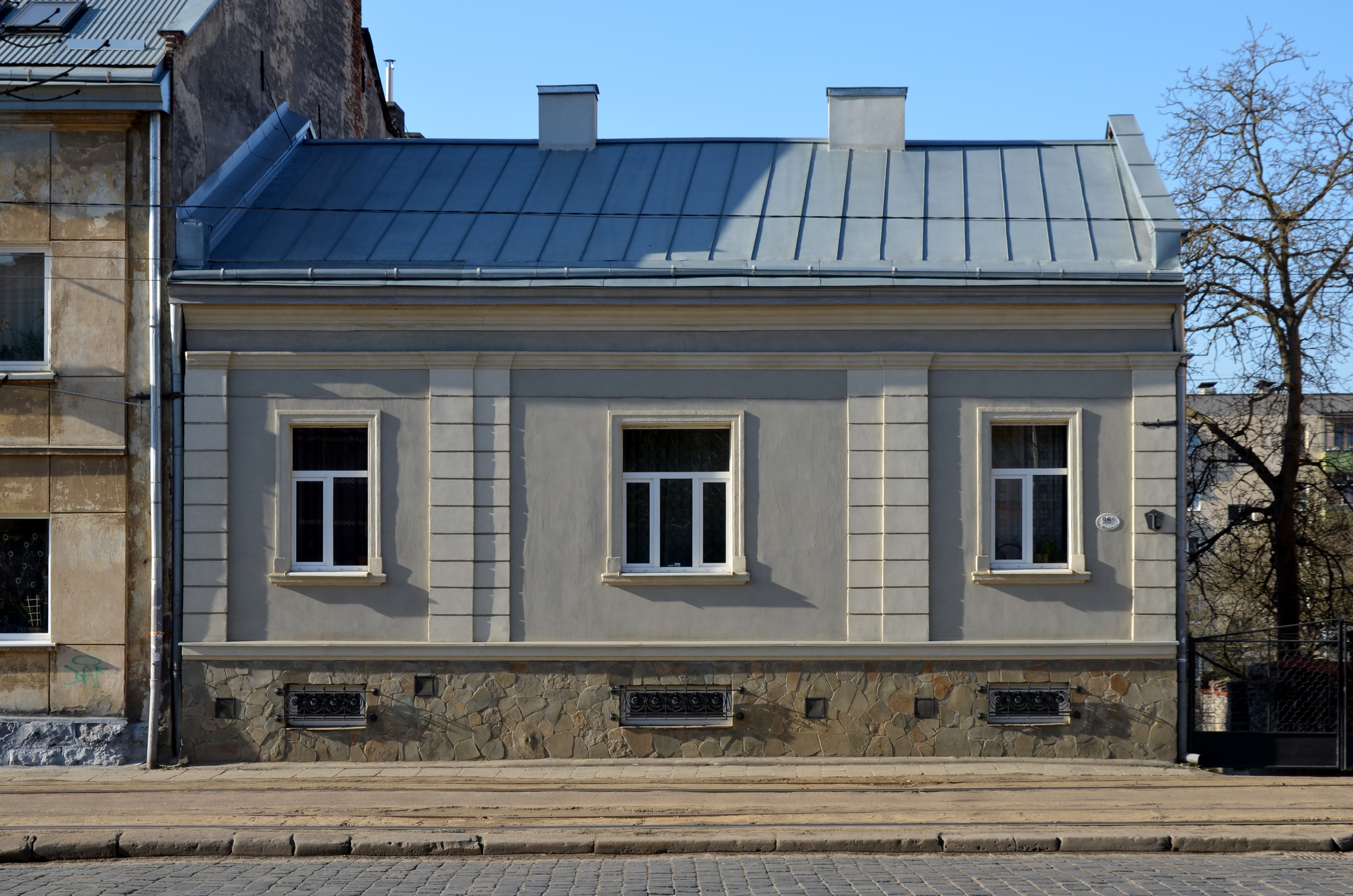 98a Lychakivska Street (01)