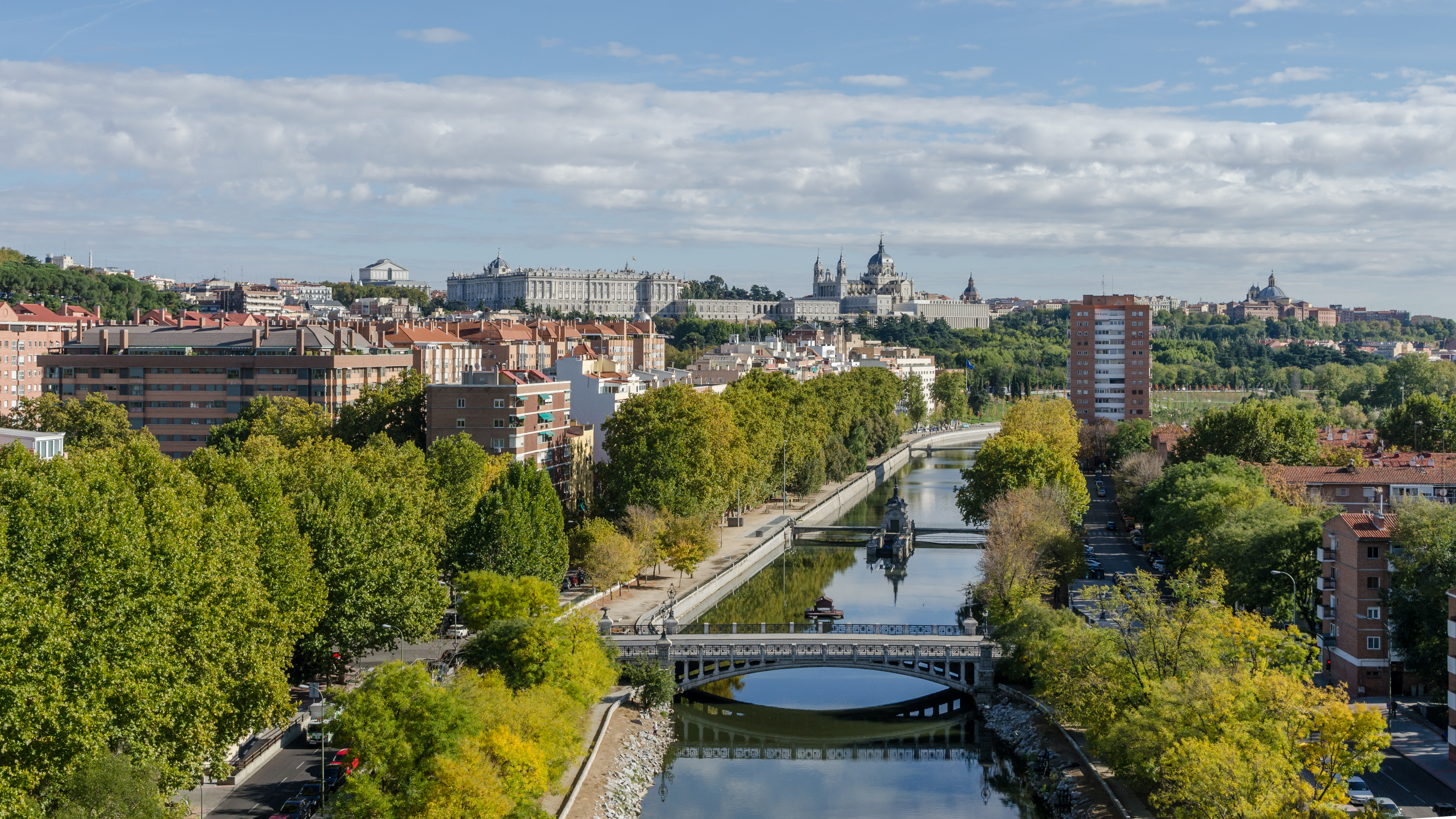 View of Madrid and Río Manzanares from Téleferico 20111029 1