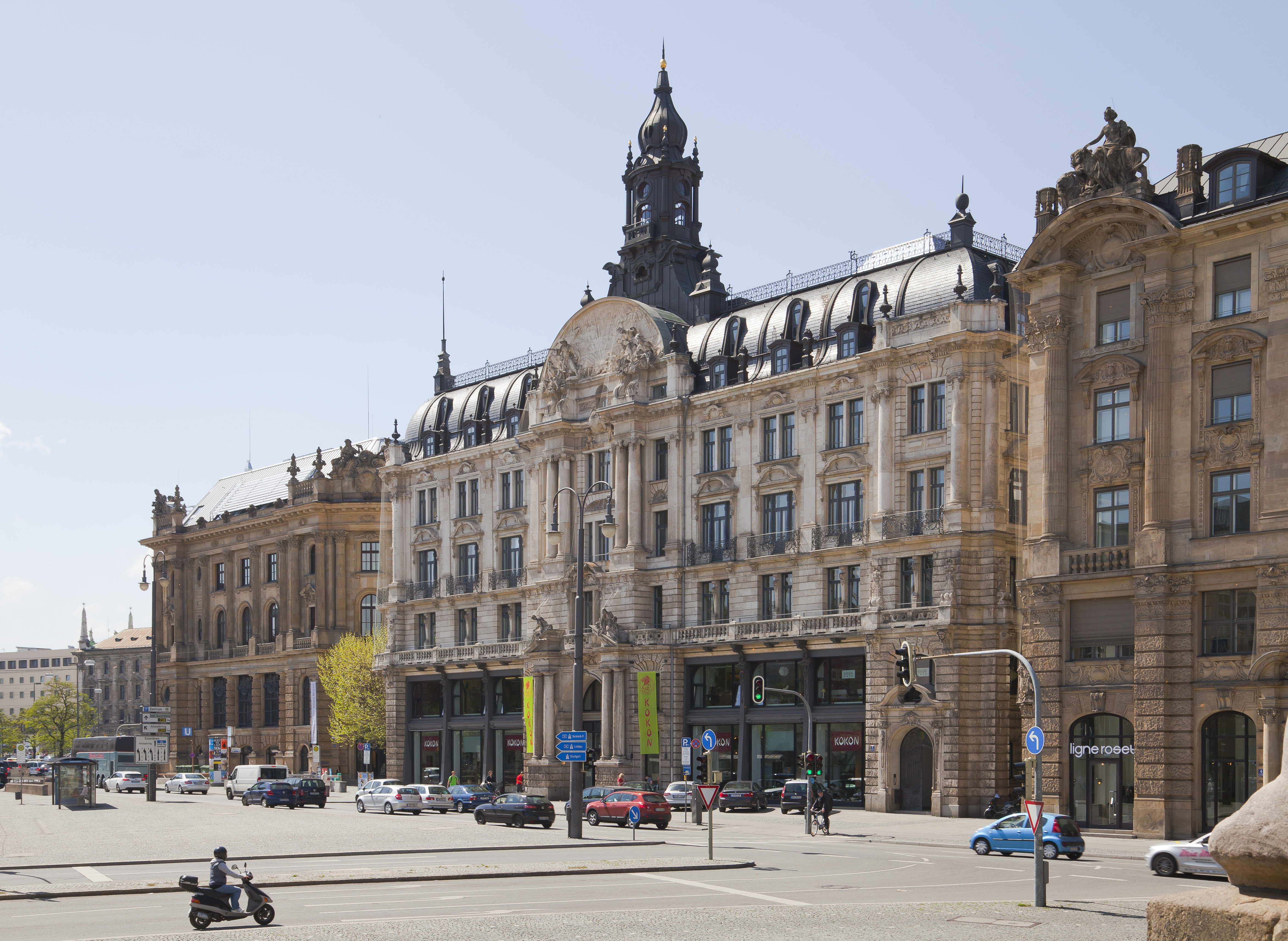 Casa Bernheimer, Lenbachplatz, Múnich, Alemania, 2012-04-30, DD 01