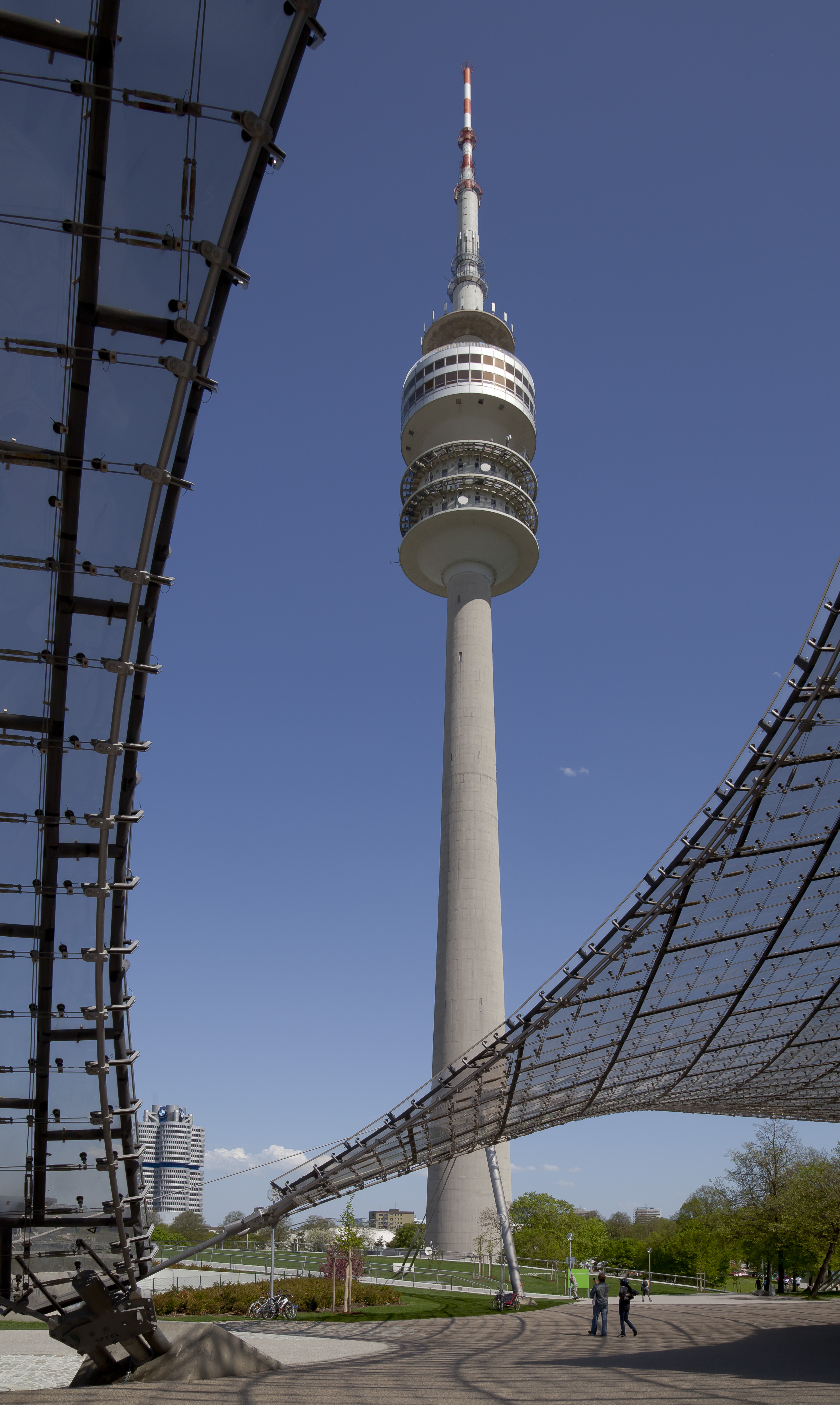 Olympiaturm, Múnich, Alemania 2012-04-28, DD 04
