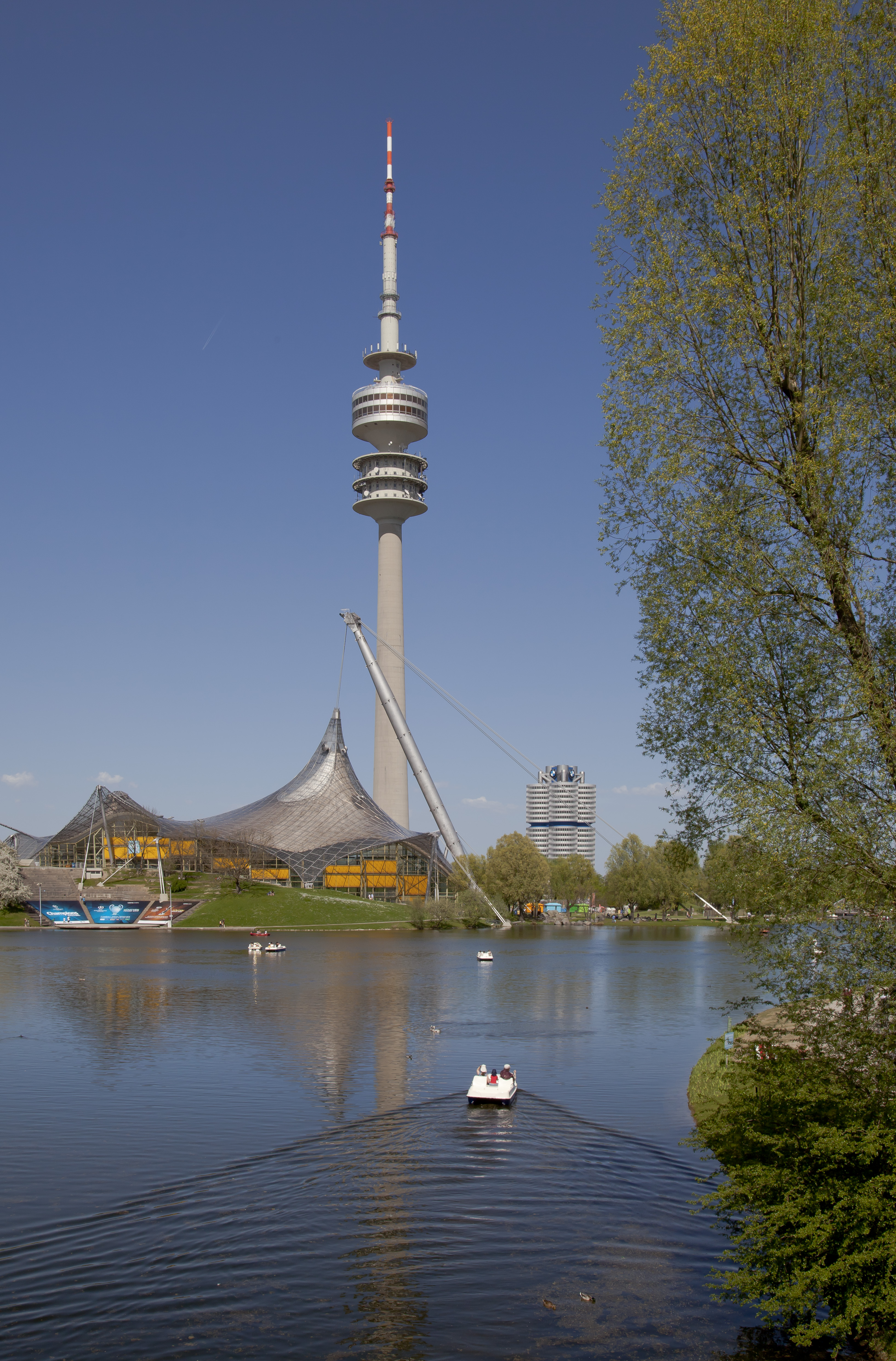 Olympiaturm, Múnich, Alemania 2012-04-28, DD 23