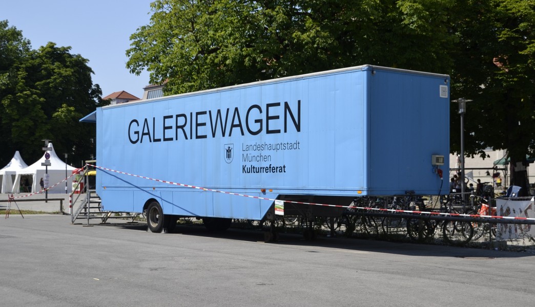 Mobile art gallery Galeriewagen