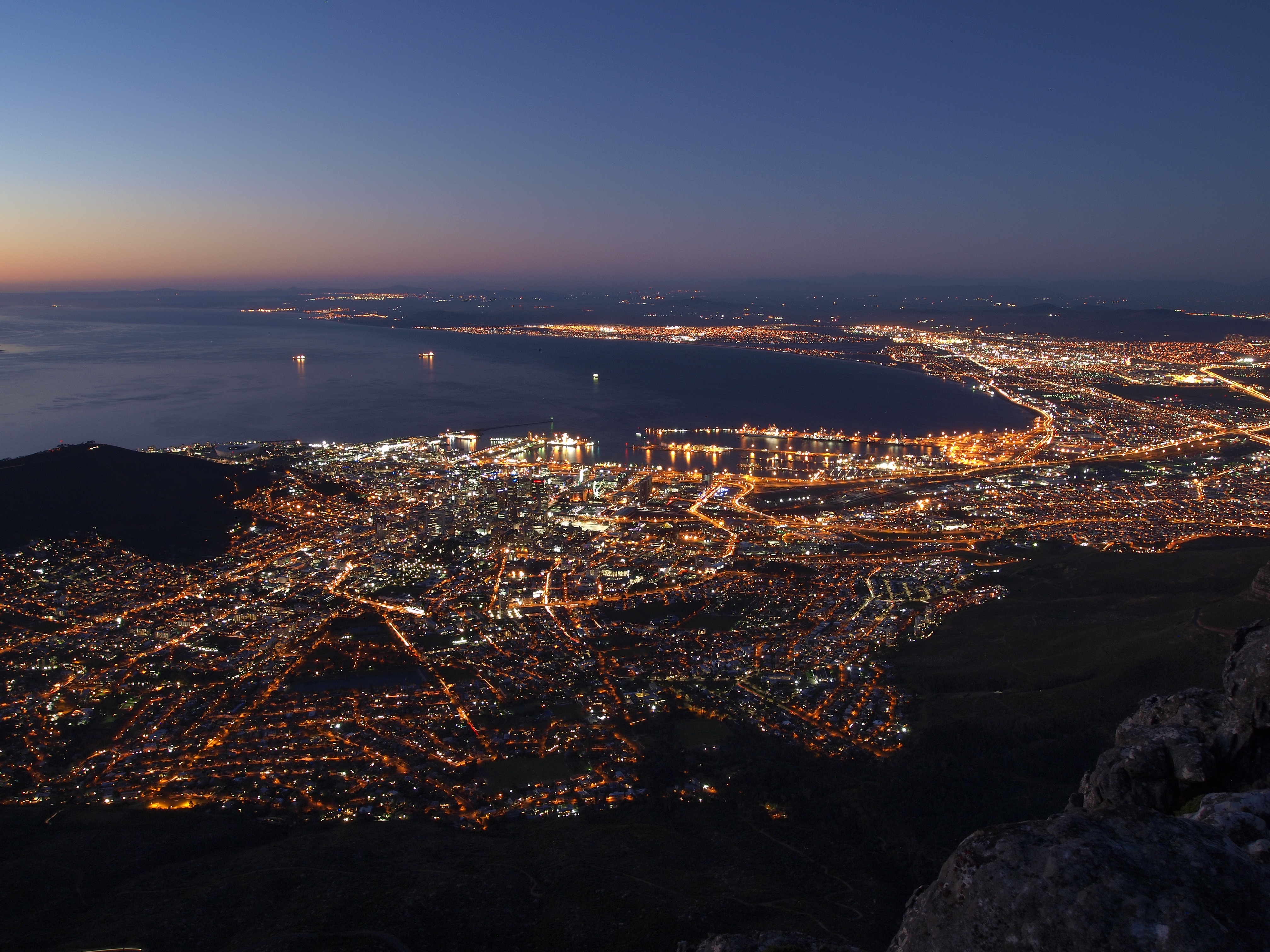Cape Town at night (09)