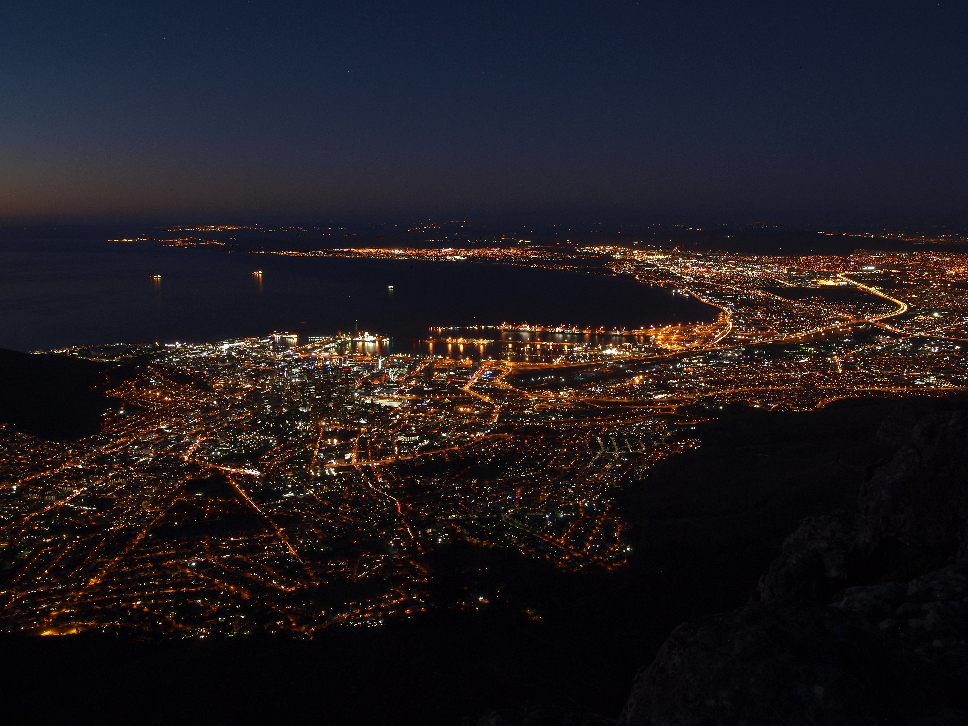 Cape Town at night (11)