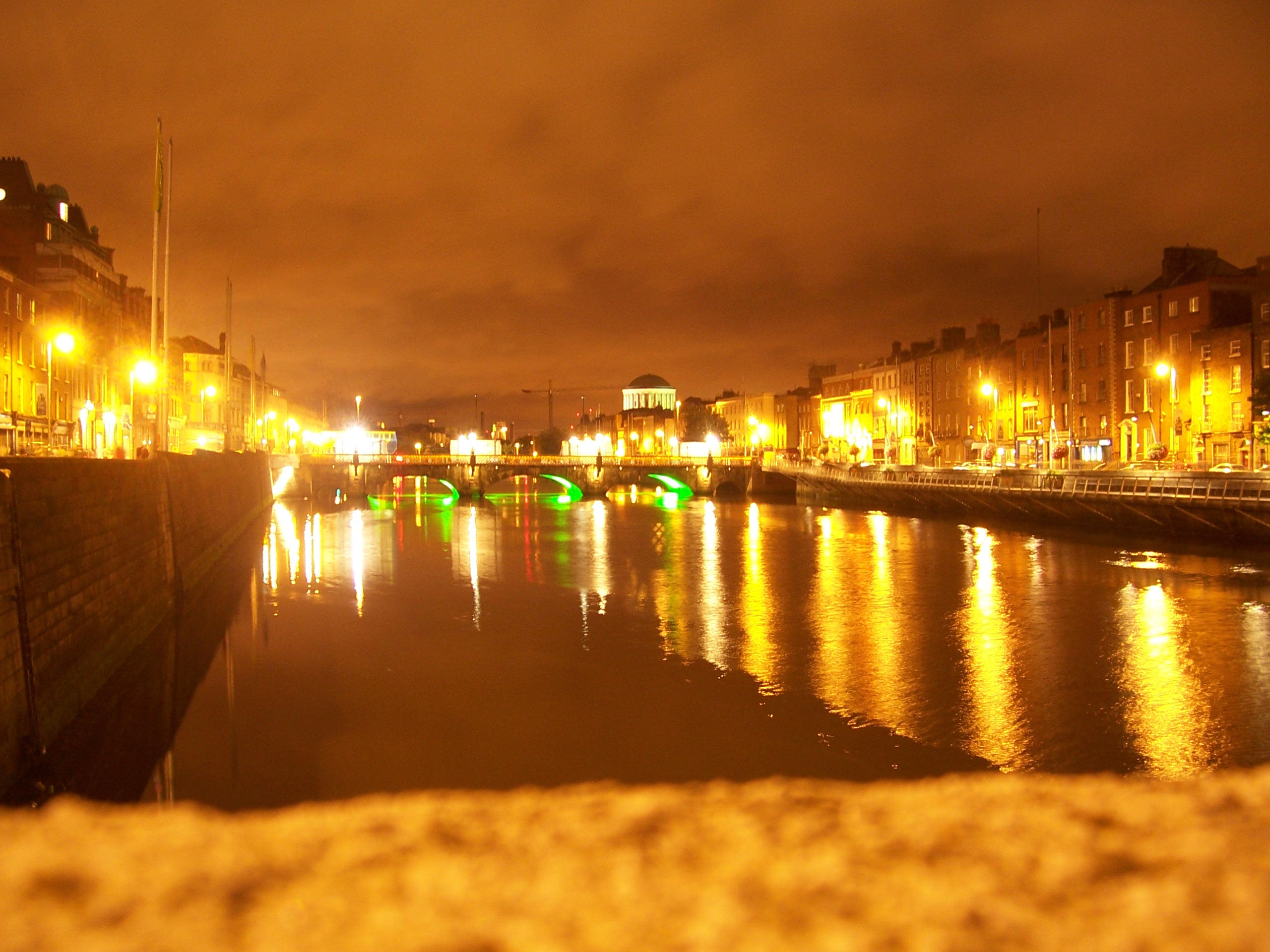 Dublin Liffey bei Nacht