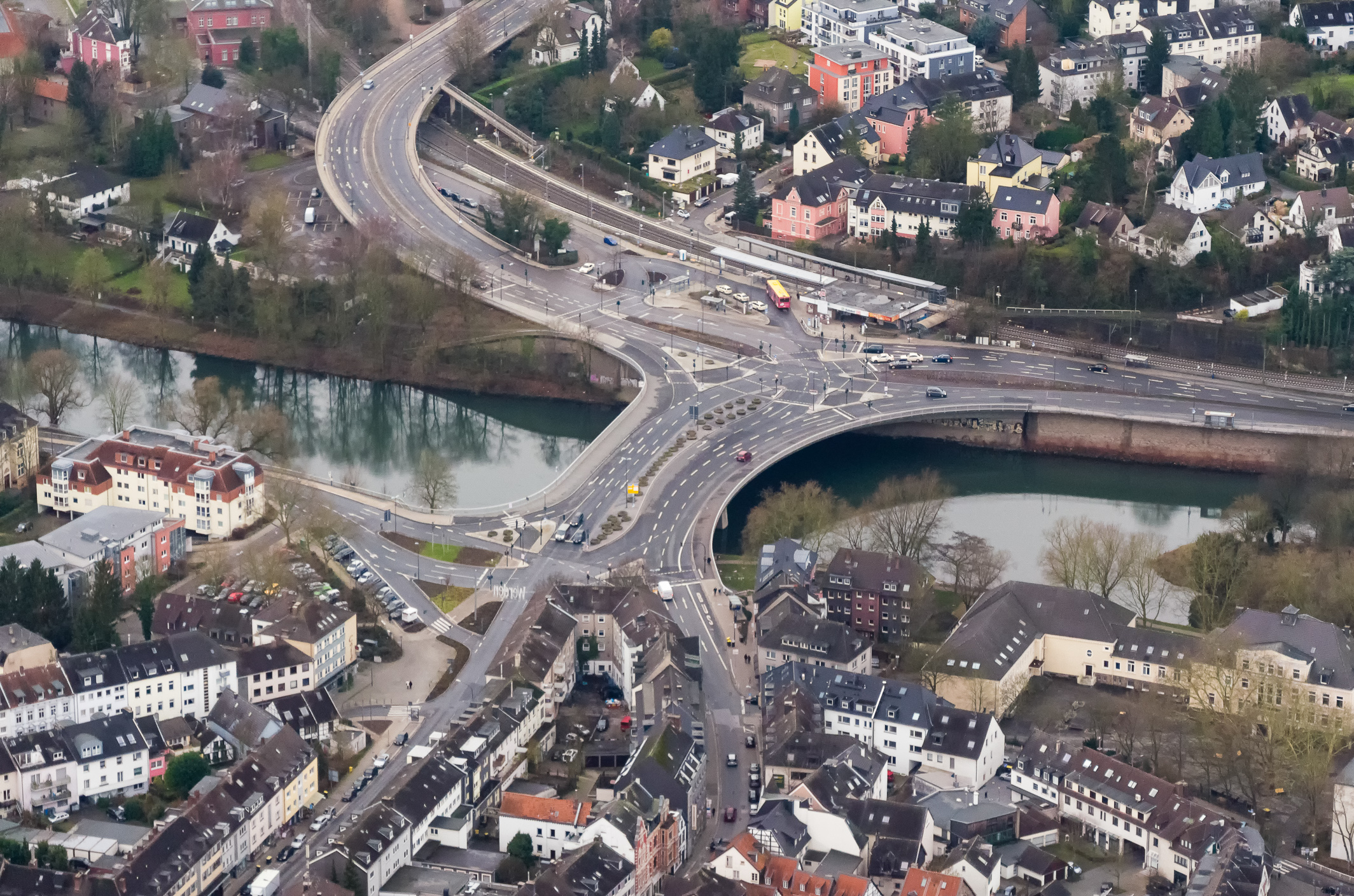 Gustav-Heinemann-Brücke Werden Luftaufnahme 2014 SW