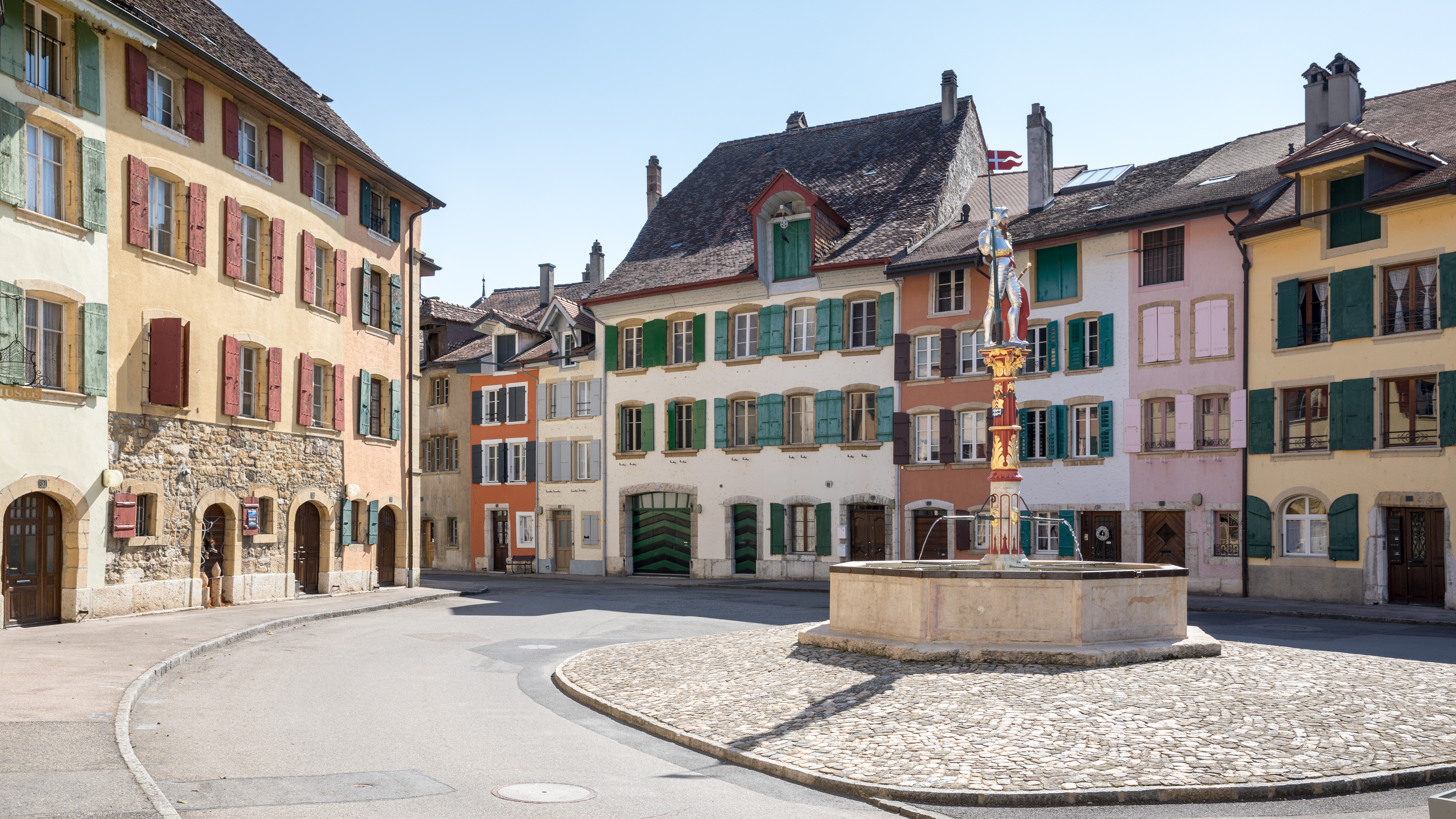 Le Landeron mit St. Mauritius-Brunnen