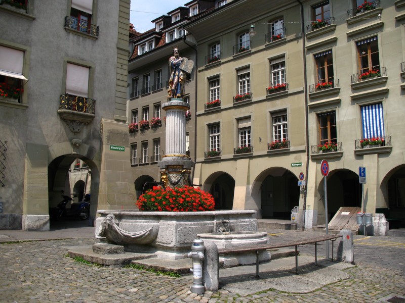 4397 - Bern - Mosesbrunnen am Münsterplatz