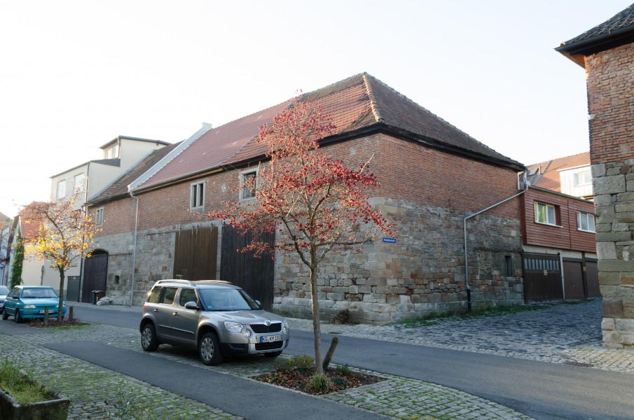 Bad Königshofen im Grabfeld, Klosterstraße 8 und 10, Scheune-001