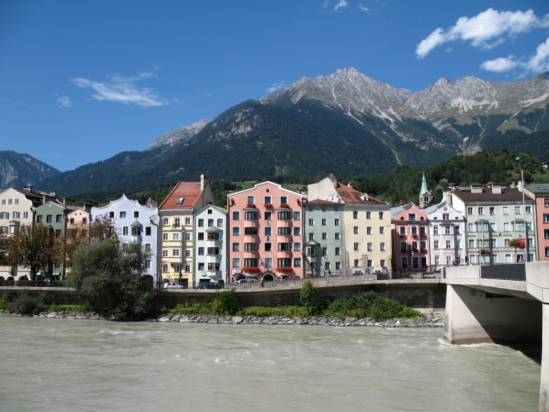 Blick auf Innsbruck-Mariahilf und Innbruecke