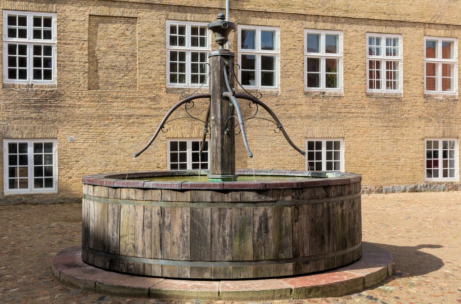 Brønd i søsterhusets gård, Christiansfeld