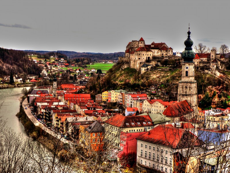 Burghausen, Panorama mit Burg (8290114607)