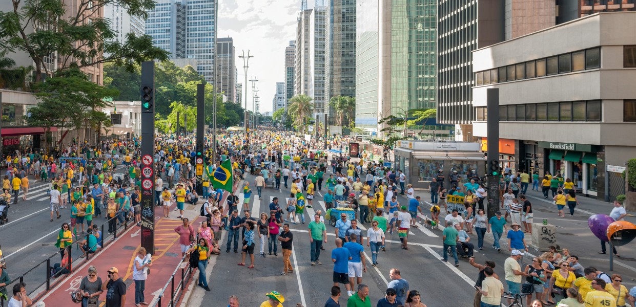 Demonstration supporting the carwash operation (lavajato) in São Paulo, Brazil 4 december 2016