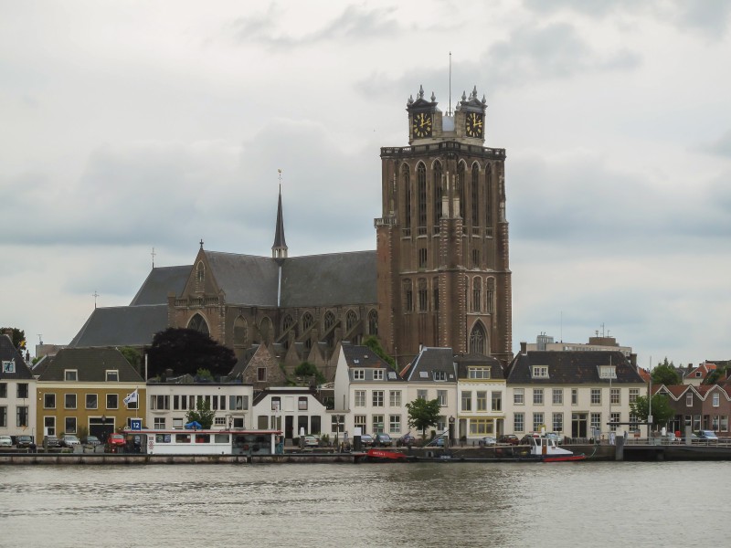 Dordrecht, Grote Kerk vanaf Zwijndrecht foto4 2010-06-13 12.11