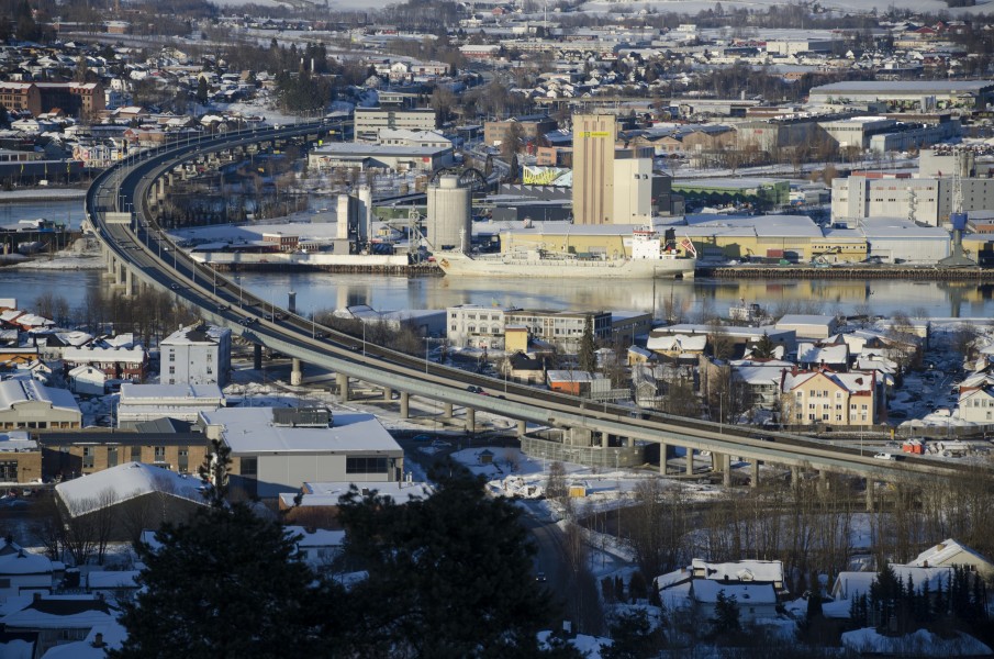 Drammensbrua sett fra Drafnkollen mars 2018 (1)
