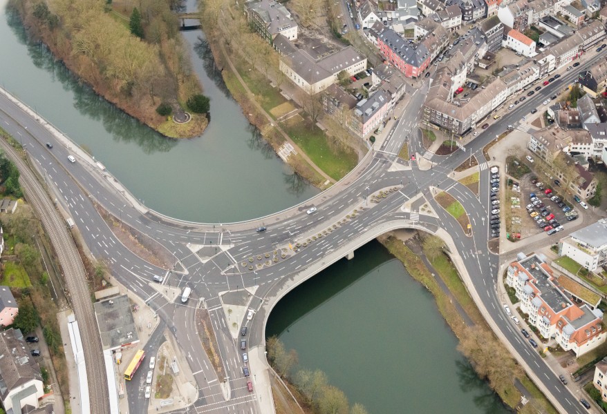 Gustav-Heinemann-Brücke Werden Luftaufnahme 2014