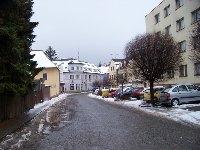 Lomnice nad Popelkou, Antala Staška, od náměstí