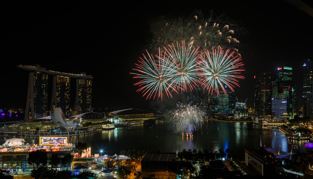 Marina-Bay Singapore Firework-launching-CNY-2015-03