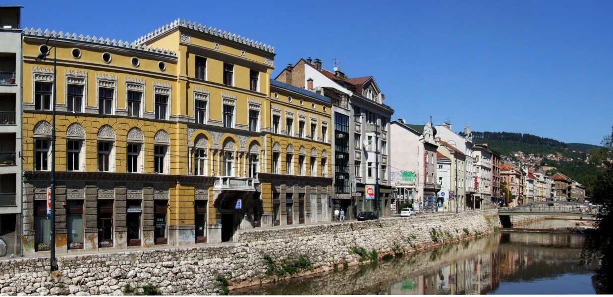 Miljacka river in Sarajevo (by Pudelek)