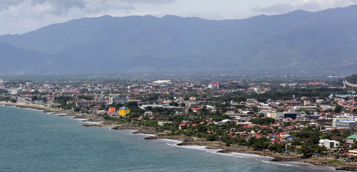 Padang City as seen from the peak of Gunung Padang, 2017-02-14