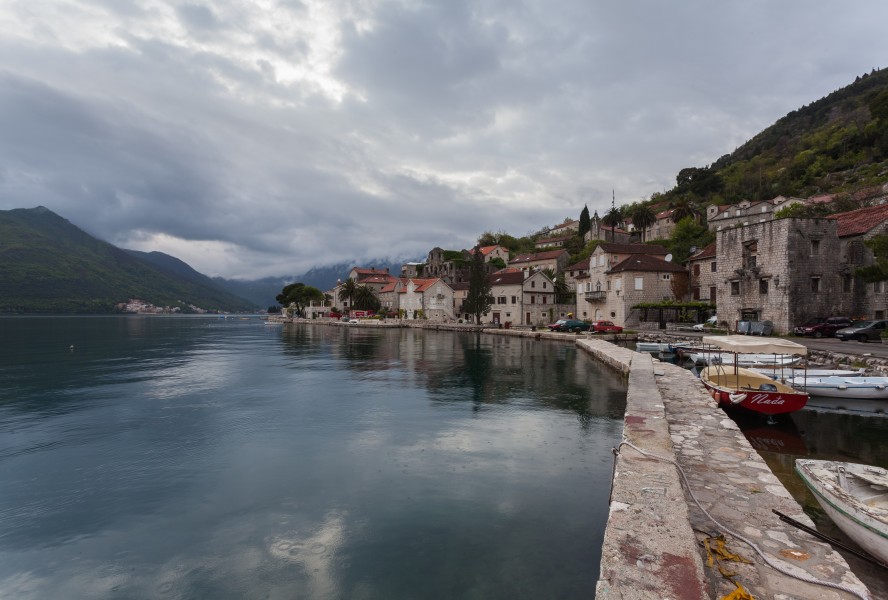 Perast, Bahía de Kotor, Montenegro, 2014-04-19, DD 01