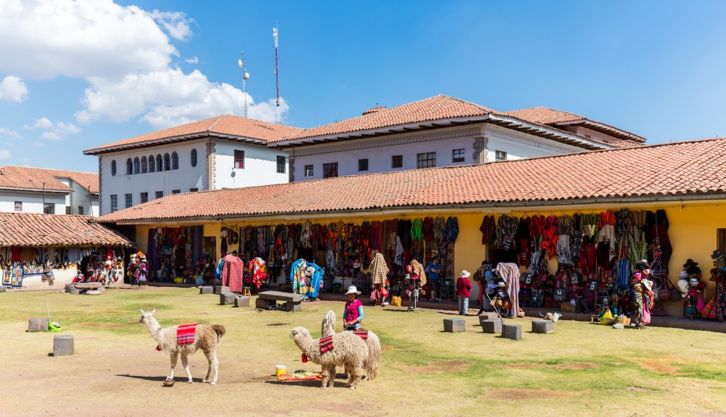 Plaza junto a la iglesia y convento de Santa Catalina, Cusco, Perú, 2015-07-31, DD 71