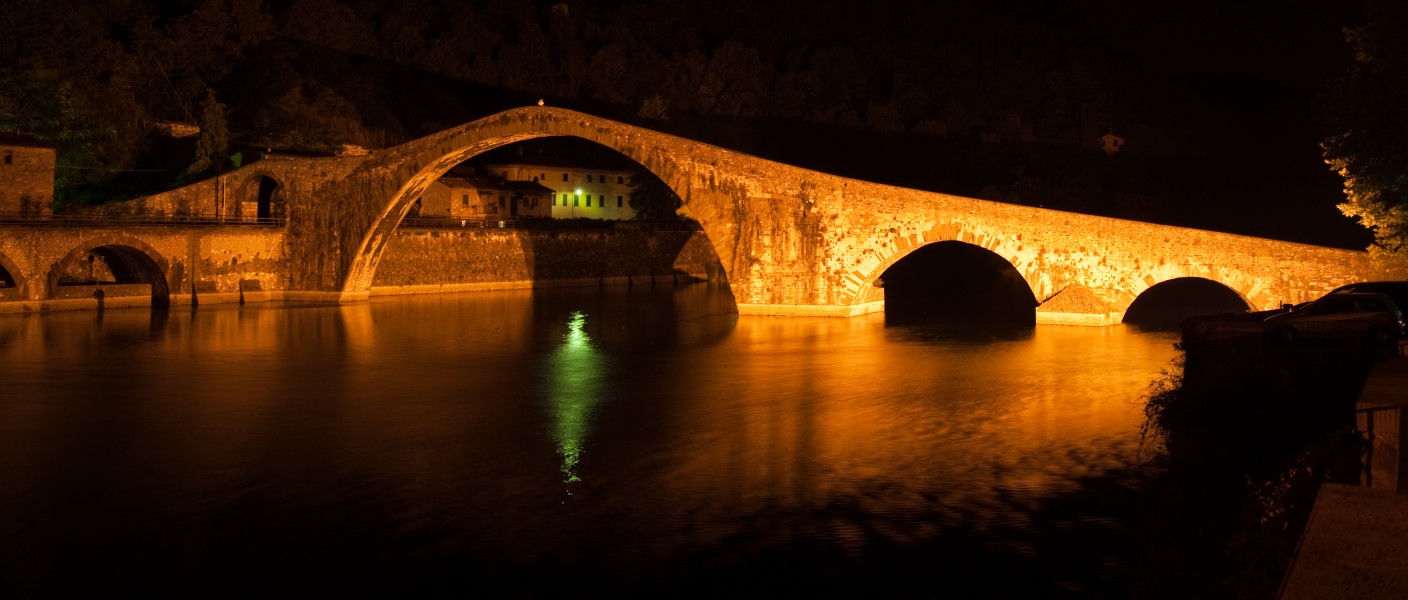 Ponte della Maddalena by night