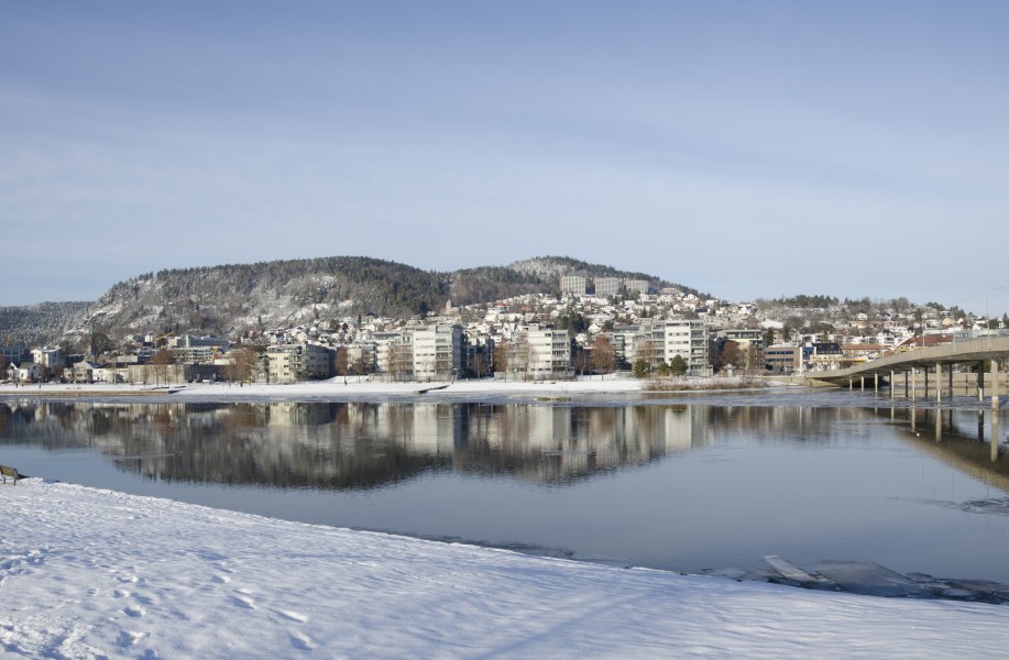 Strandveien og Elveparken 02.17