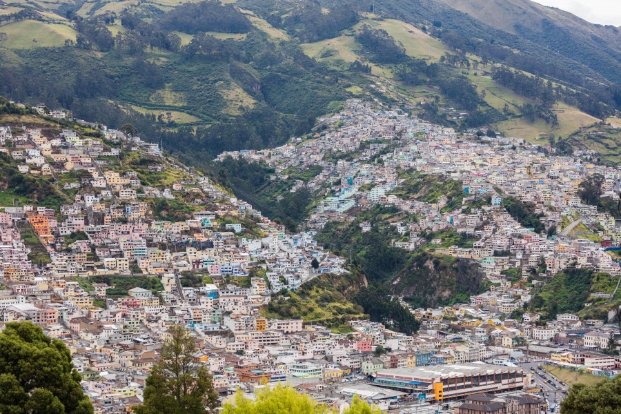 Vista de Quito desde El Panecillo, Ecuador, 2015-07-22, DD 43