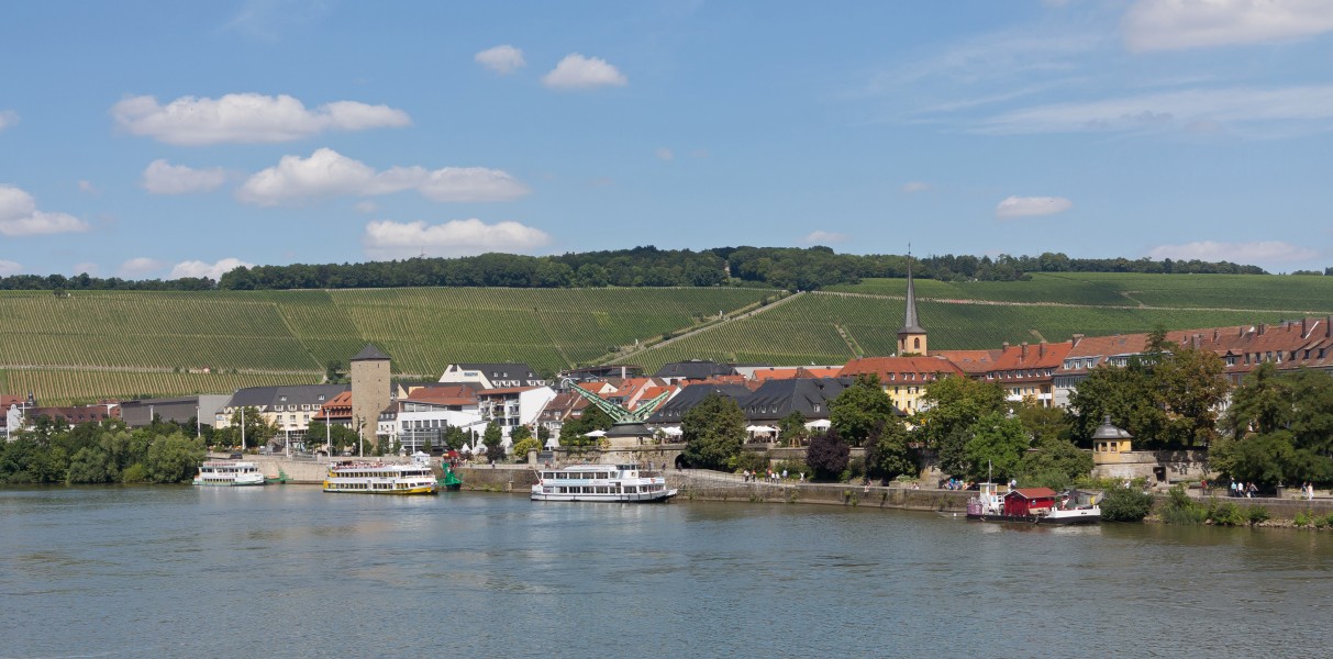 Würzburg, zicht op het noordelijke deel van de oostelijke Mainzijde foto6 2016-08-07 13.56