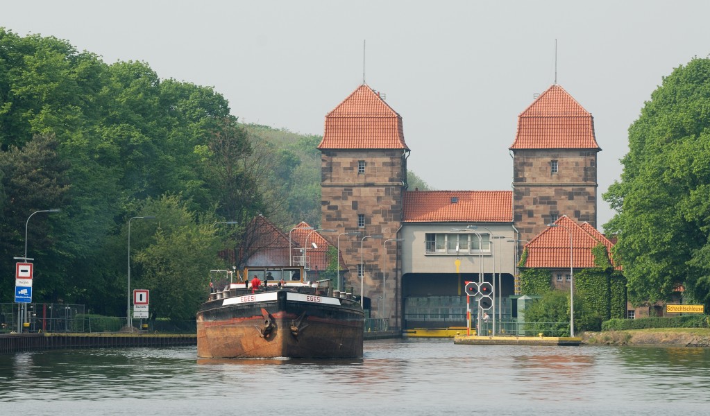 Wasserstraßenkreuz Minden Schachtschleuse