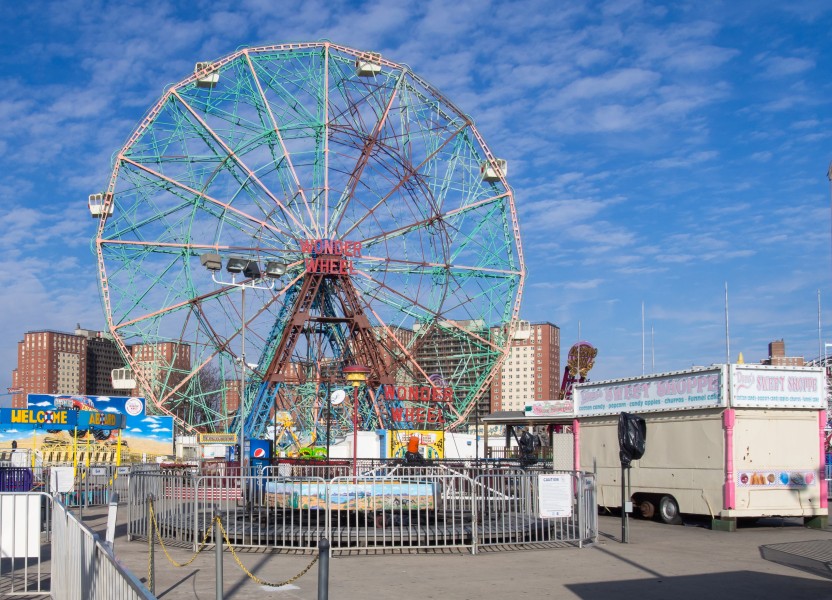 Wonder Wheel off-season 1
