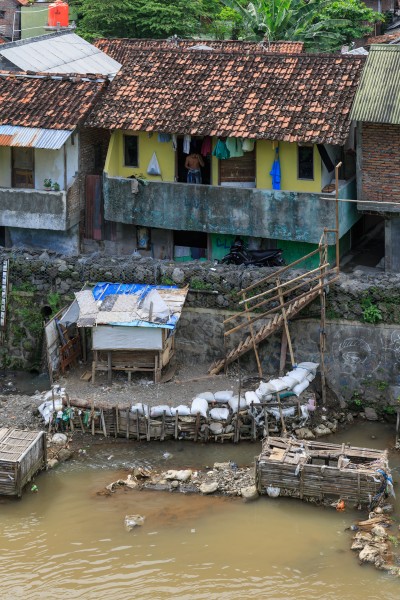 Yogyakarta Indonesia Houses-at-Kali-Code-02