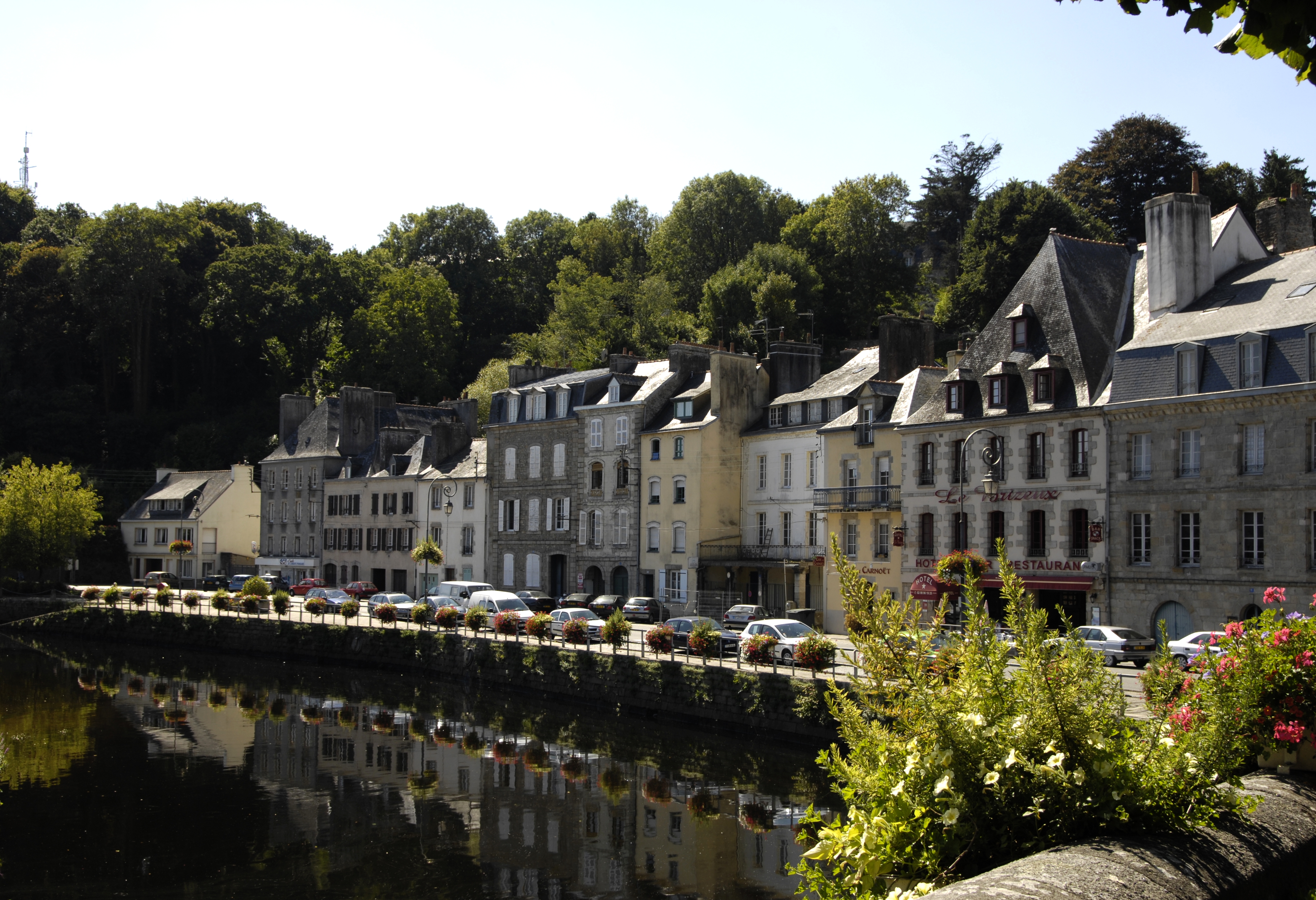 Quimperle Zeile am Fluss