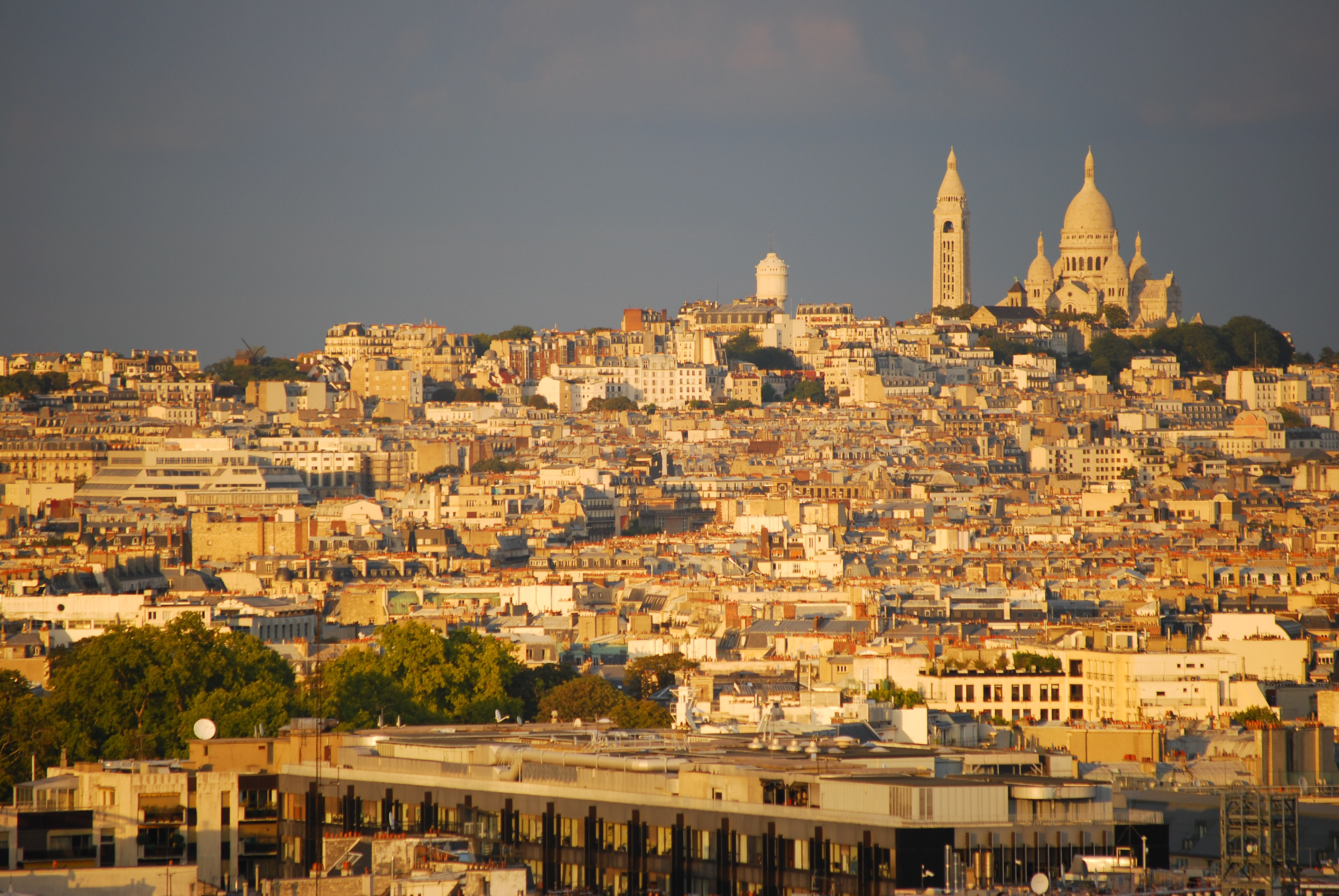 The sunset on Sacre Coeur, Paris 2007