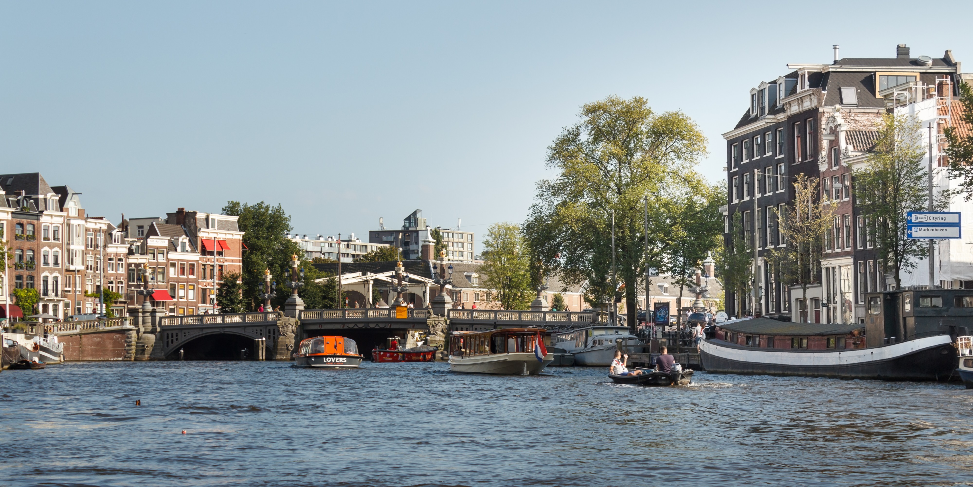 Blauwbrug NW side from river Amstel 2016-09-12-6577