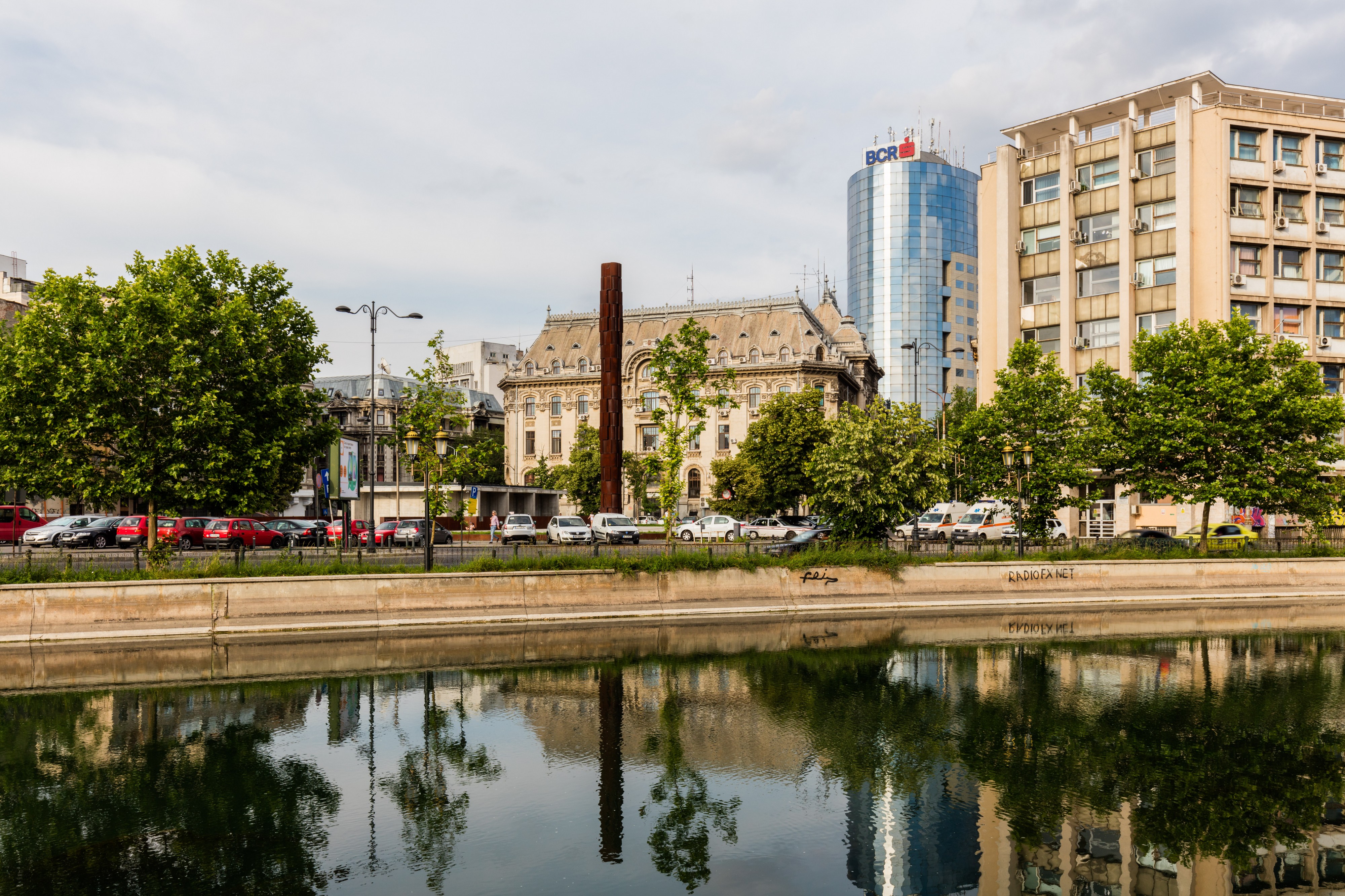 Río Dambovita, Bucarest, Rumanía, 2016-05-29, DD 60