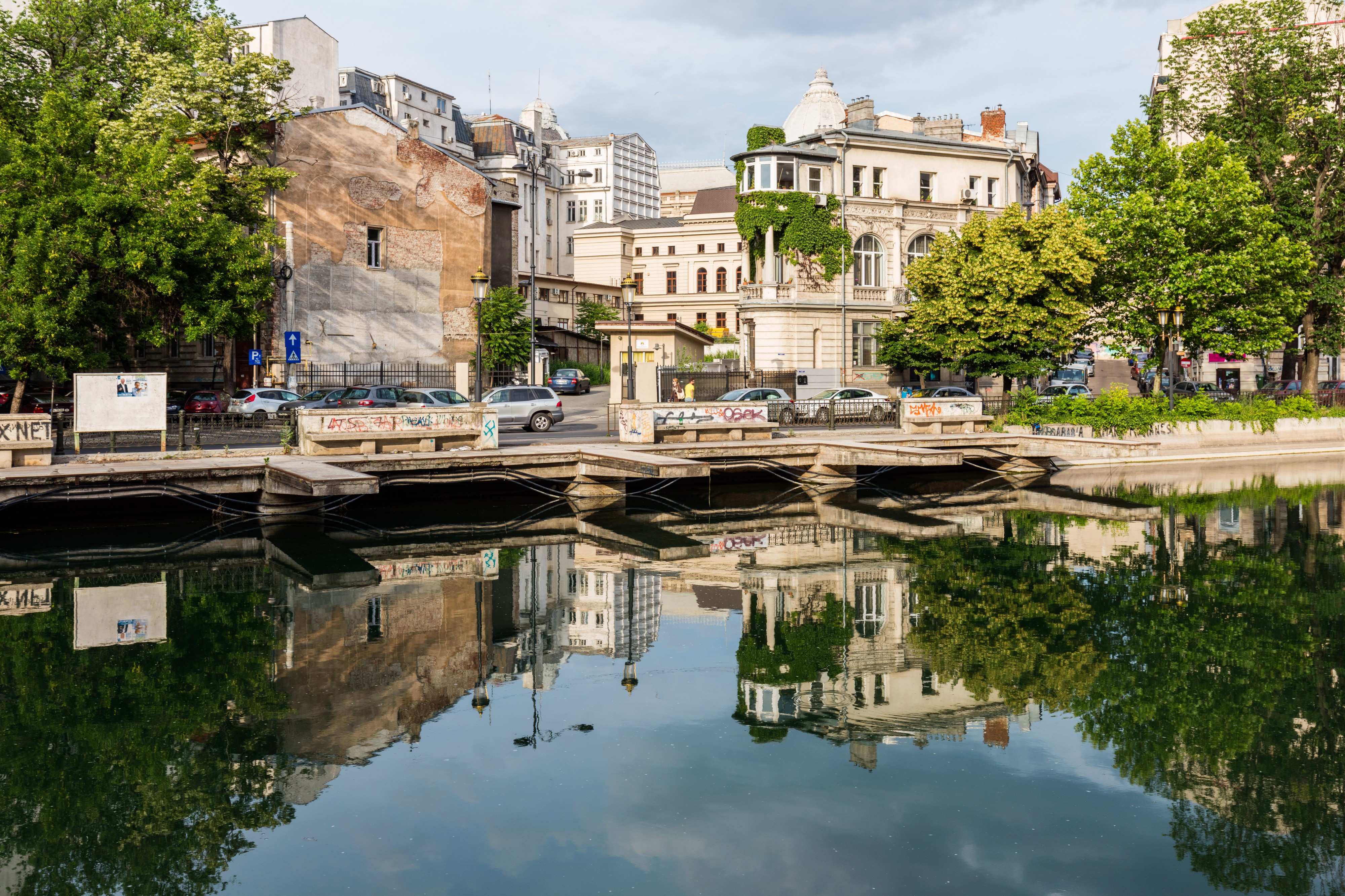Río Dambovita, Bucarest, Rumanía, 2016-05-29, DD 61