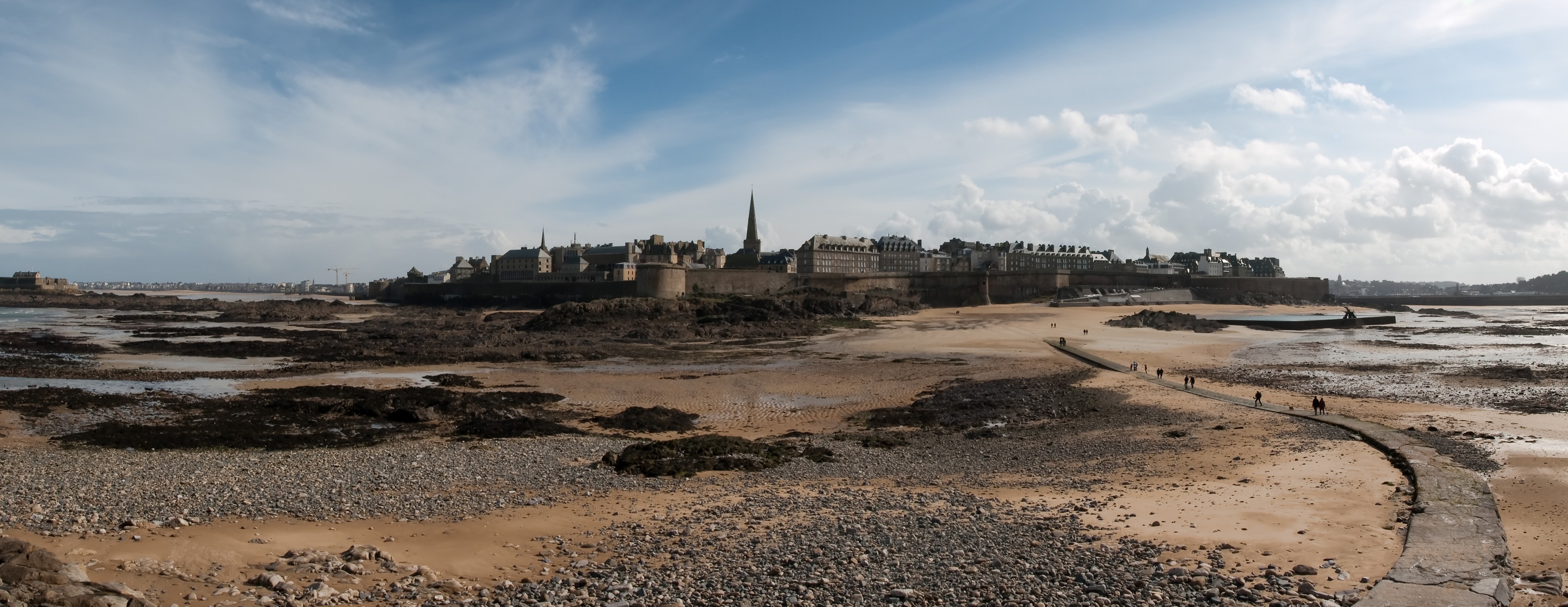 Saint-malo-spring-tide