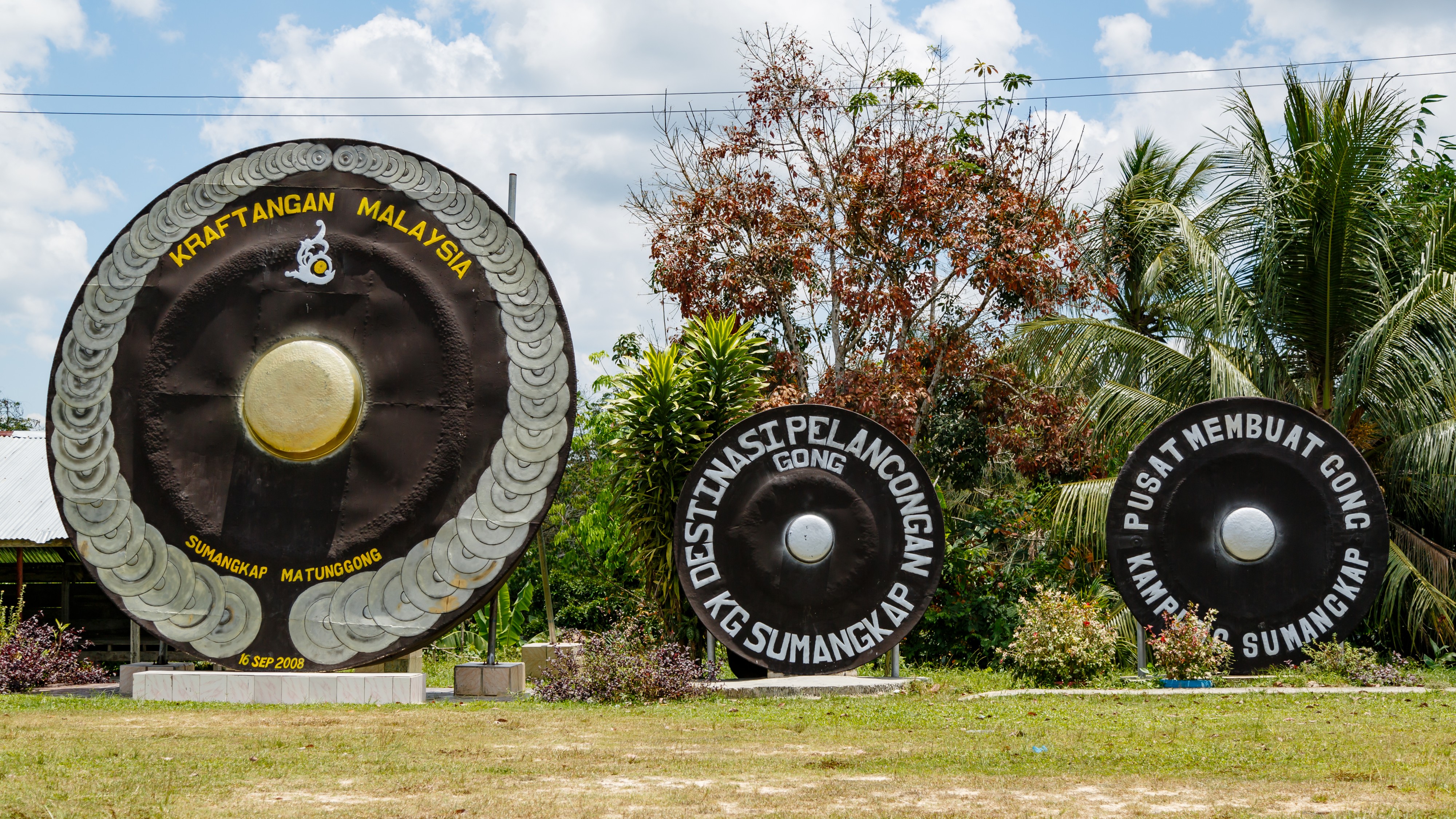 Sumangkap Sabah Giant-gongs-01