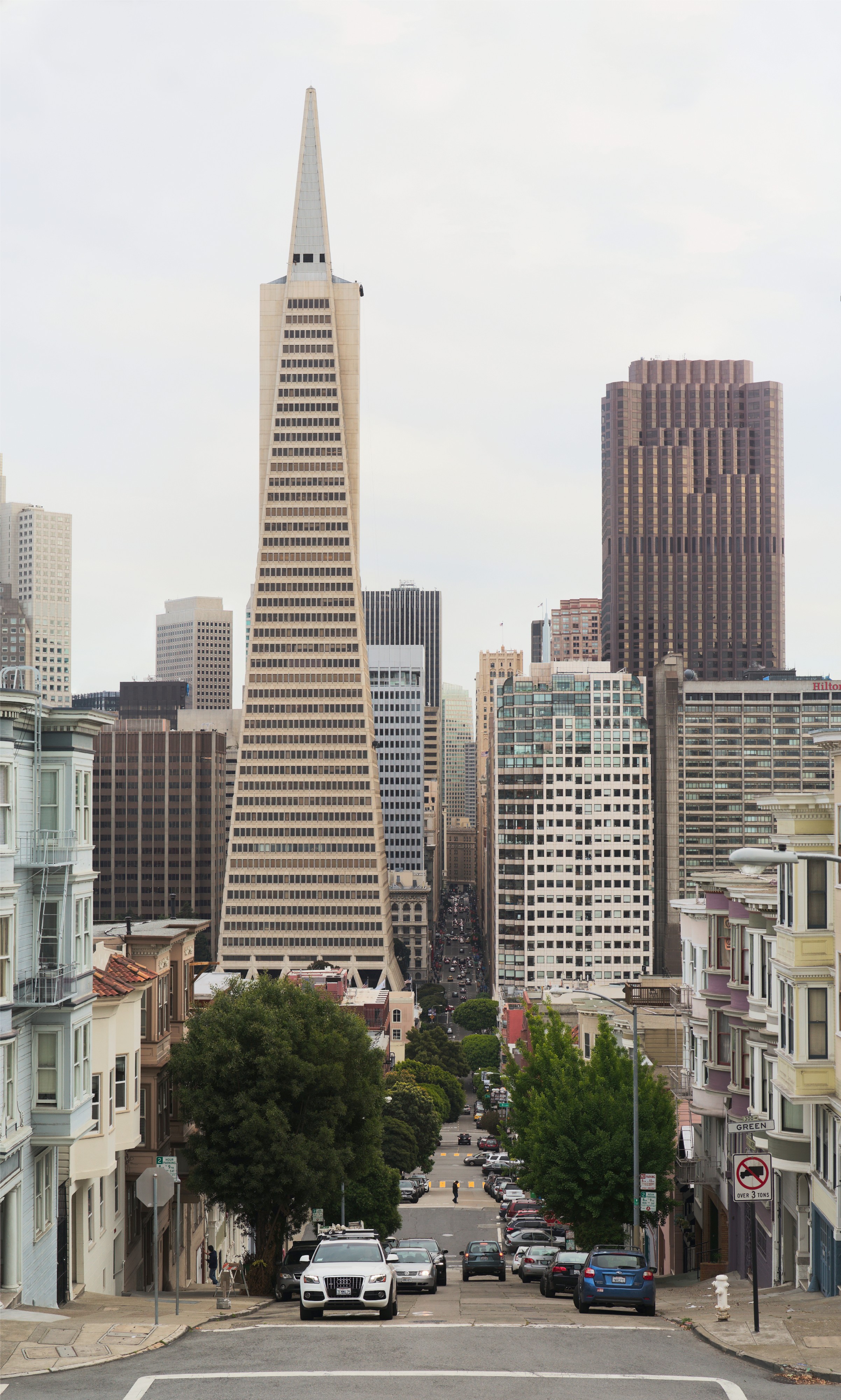 Transamerica Pyramid as seen from Telegraph Hill in 2016