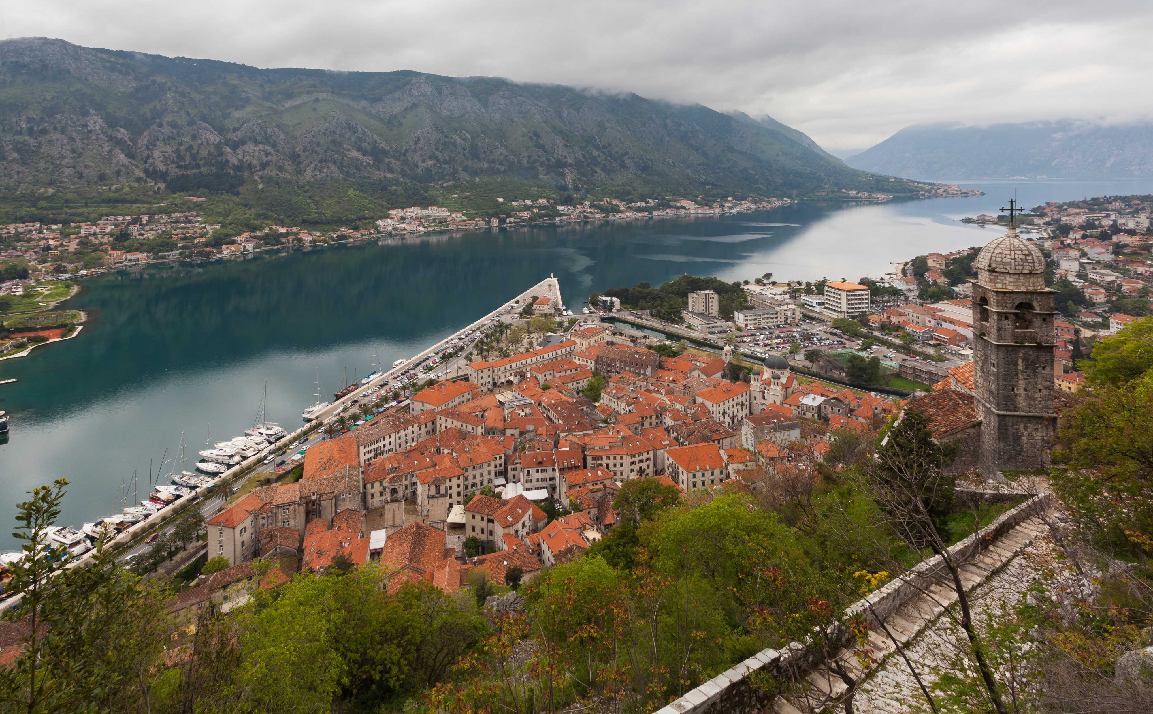 Vista de Kotor, Bahía de Kotor, Montenegro, 2014-04-19, DD 27